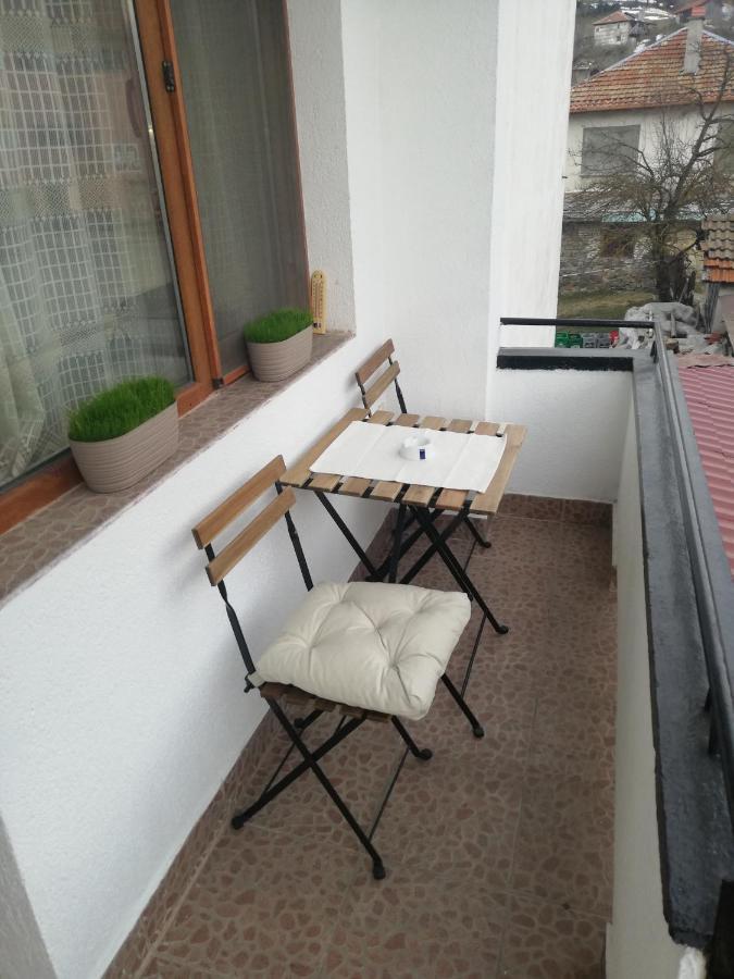 Приключение В Триград Lägenhet Exteriör bild